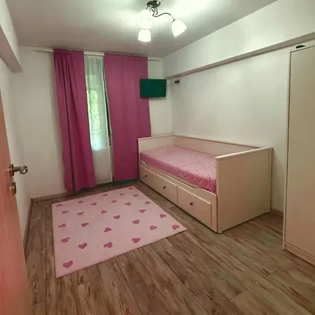 Apartament 4 Camere De Inchiriat *