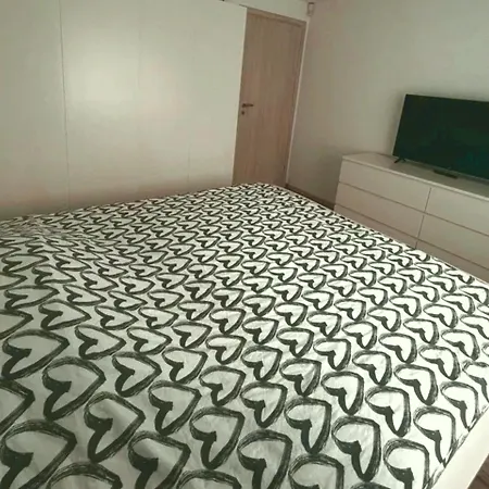 Apartament 4 Camere De Inchiriat * Bucharest