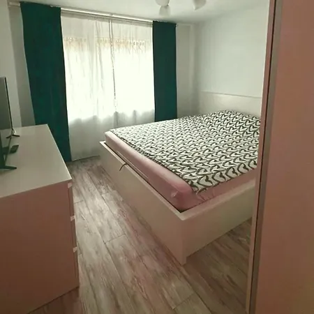 Apartament 4 Camere De Inchiriat * Bucharest